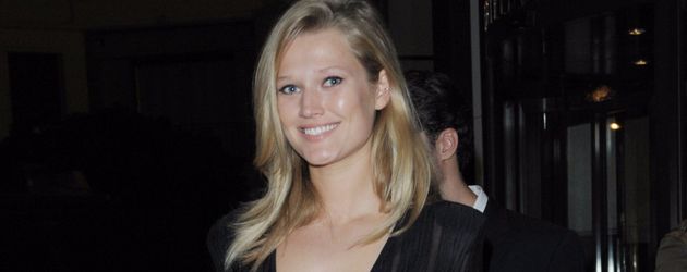 Toni Garrn Toni Garrn