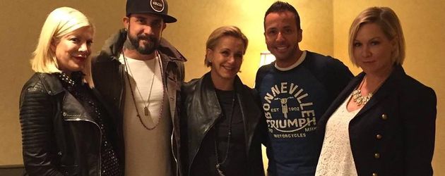Tori Spelling, A.J. McLean, Gabrielle Carteris, Howie D. und Jennie Garth bei der REWindCon 2016 Tori Spelling, A.J. McLean, Gabrielle Carteris, Howie D. und Jennie Garth bei der REWindCon 2016