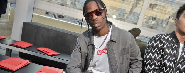 Travis Scott bei der Louis Vuitton Modenschau 2017 Travis Scott bei der Louis Vuitton Modenschau 2017